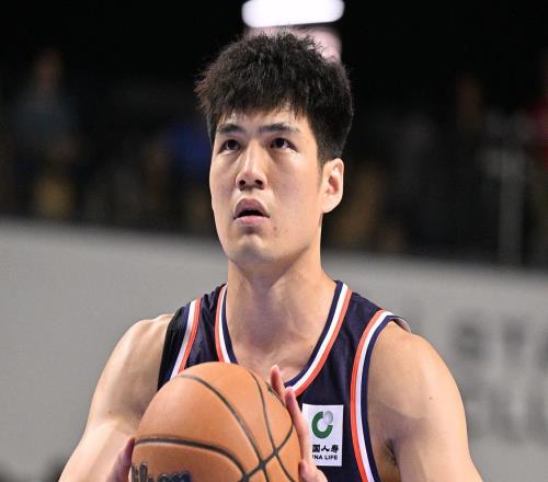 兩戰(zhàn)轟27+8！中國男籃26歲MVP閃耀NBA季前賽：戰(zhàn)快船末節(jié)大爆發(fā)